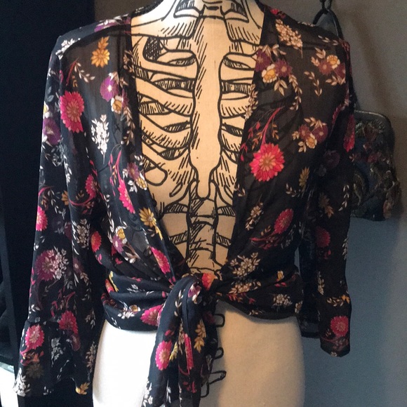 Floral Sheer Top - Picture 3 of 7